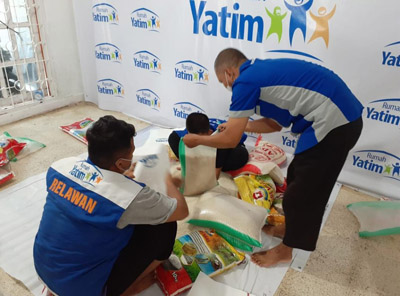 Rumah Yatim Persiapkan 100 Paket Bantuan Bahan Pokok untuk Warga Prasejahtera Riau